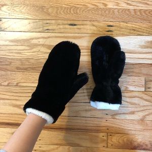 Reversible Fuzzy Mittens White to Black Gloves